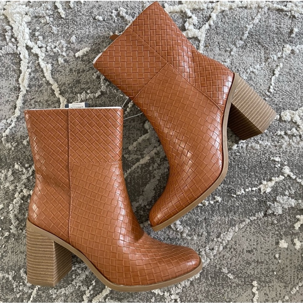 Universal Thread Boots size 11 - Picture 6 of 10